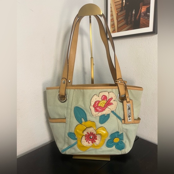 Relic Tan and Yellow Shoulder Bag with Artistic Flair - Picture 1 of 11